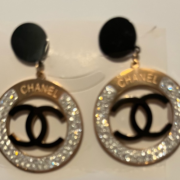 Regular earrings bigger Nice color beautiful color gold end black - Picture 2 of 2